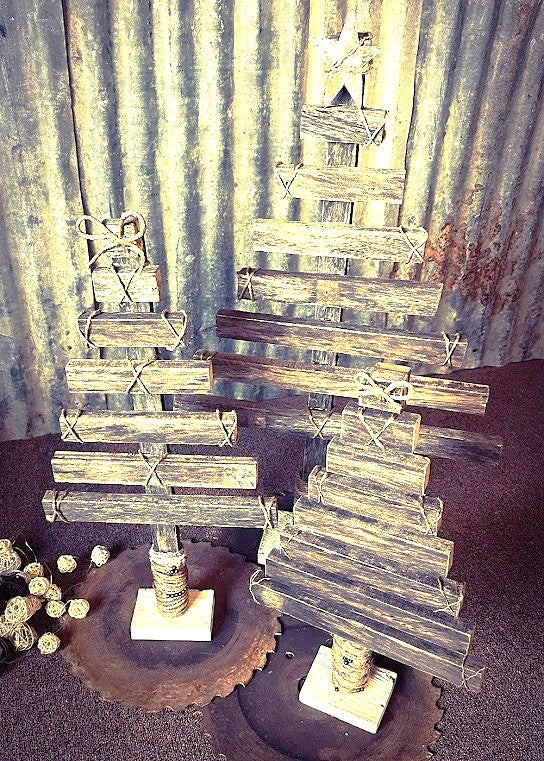 Rustic Wooden Christmas Tree Trio – Indoor & Outdoor Decor